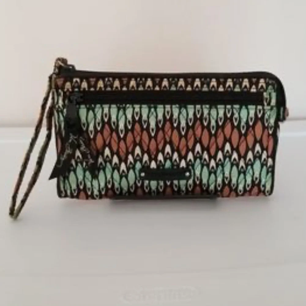 Vera Bradley zip wristlet
